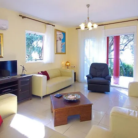 Aliona Villa Katelios