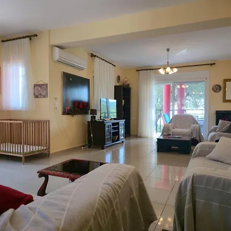 Aliona Villa Kateleios